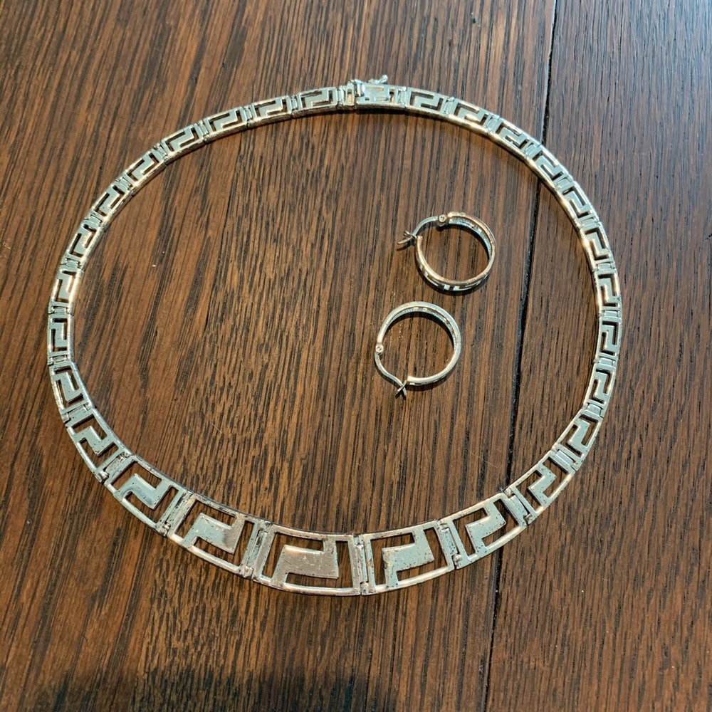 Silver necklace w/ matching earrings